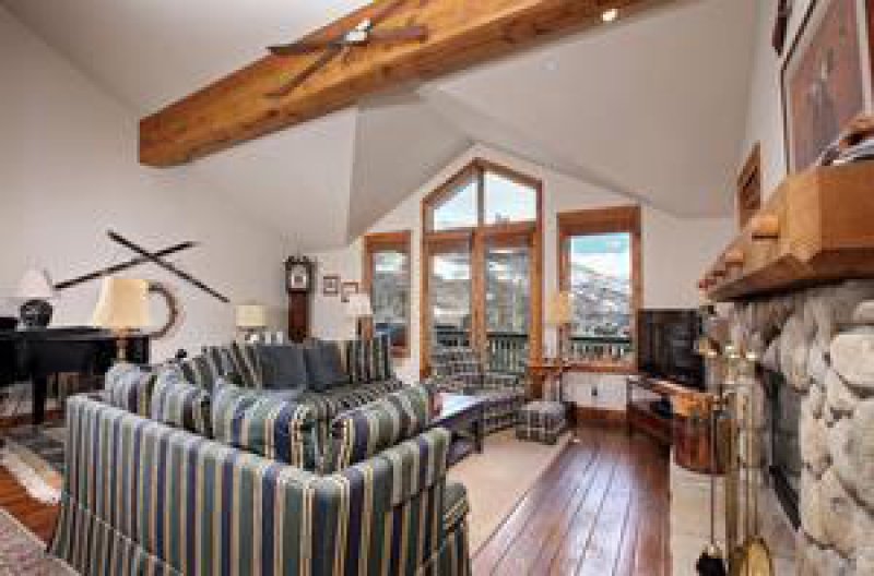 1330 Sandstone Drive, Unit 10, Vail, CO 81657 Listing 937647 by LIV
