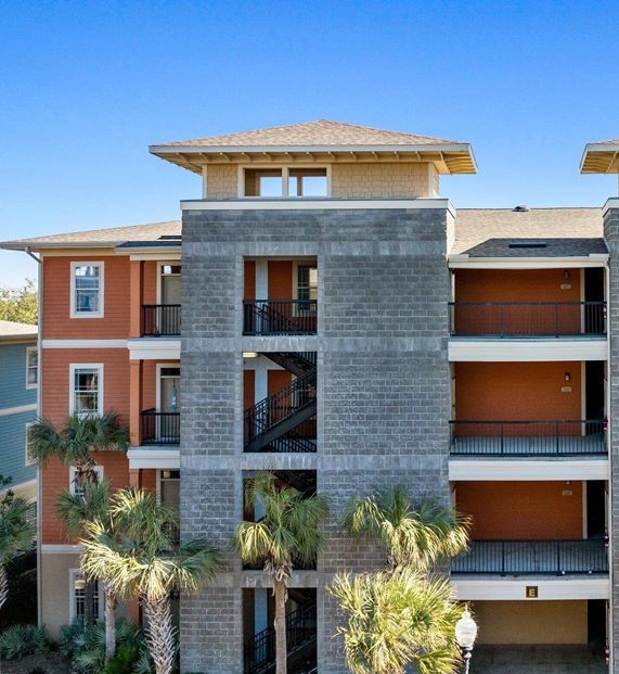 The Enclave at Oak Hill Condos